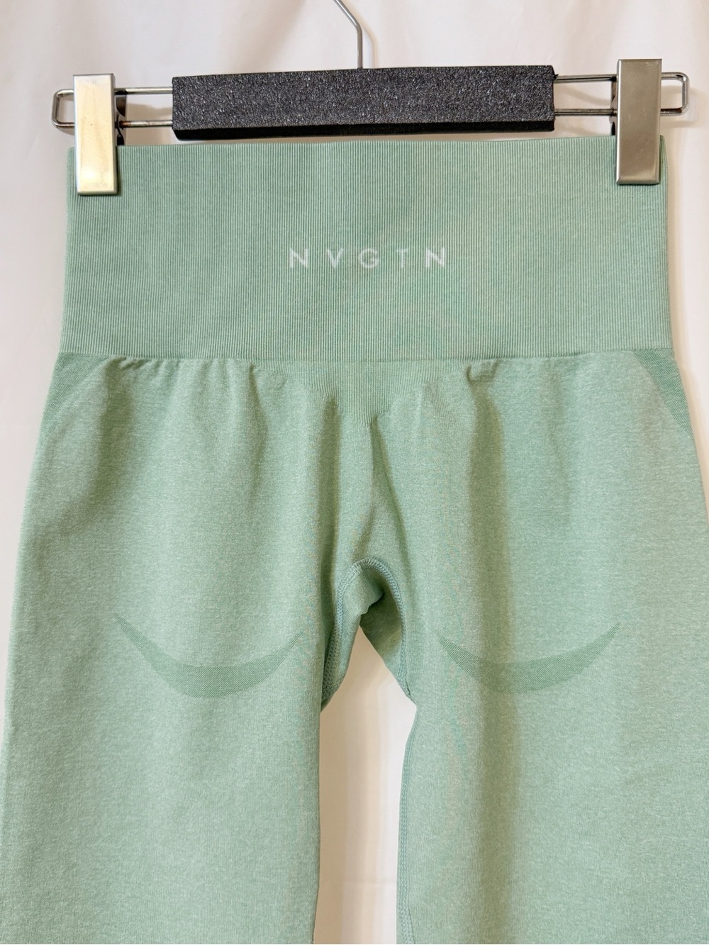 NVGTN Sage Green Contour Seamless Leggings Small NWT